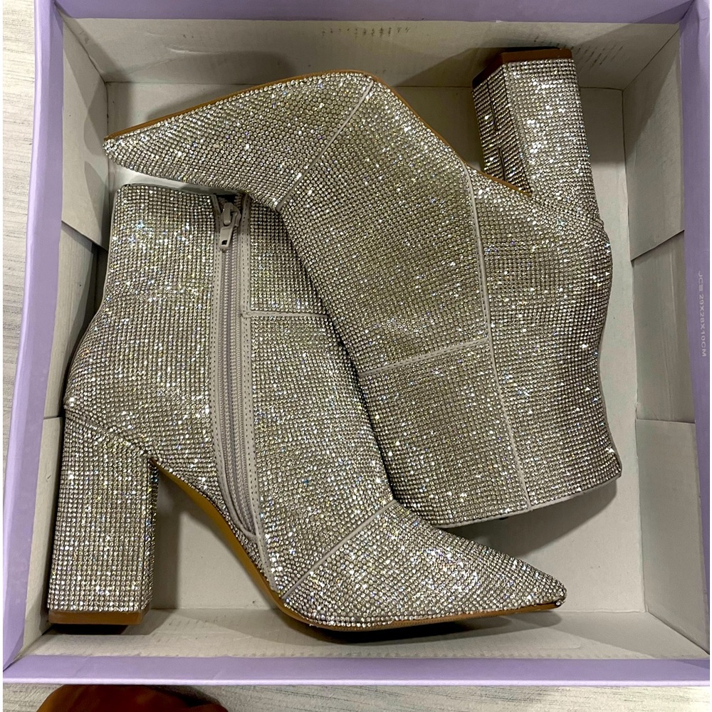 Madden Girl Flex-R Booties